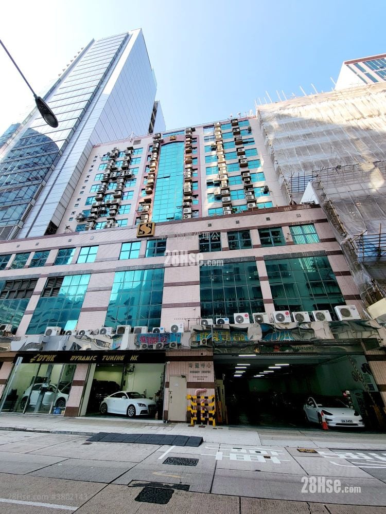 Premier Centre Rental 1 Bedroom , 1 Toilet 618 ft²