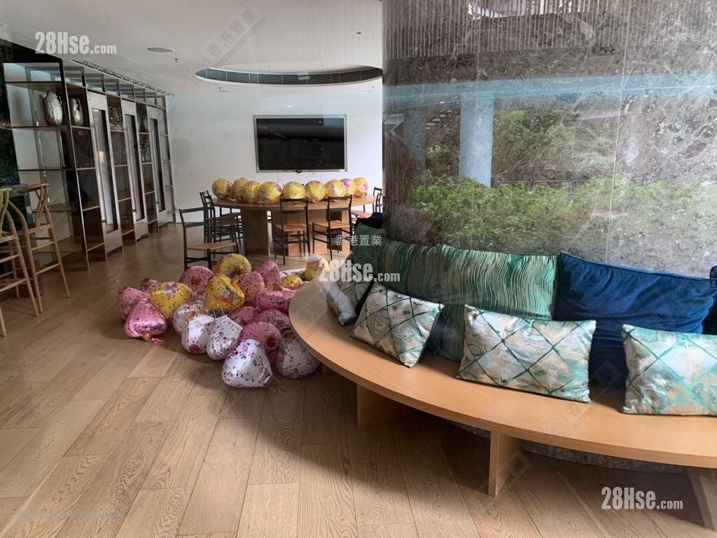 Fleur Pavilia Sell 1 Bedroom 570 ft²