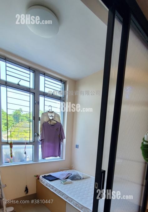 Shan Lai Court Sell 2 Bedrooms , 1 Bathroom 380 ft²