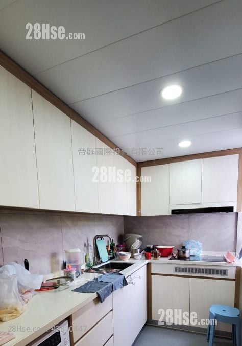Shan Lai Court Sell 2 Bedrooms , 1 Bathroom 380 ft²