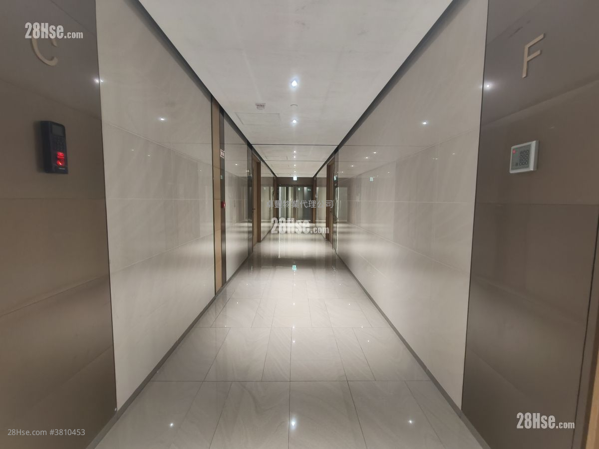 The Globe Rental Studio , 1 Toilet 783 ft²