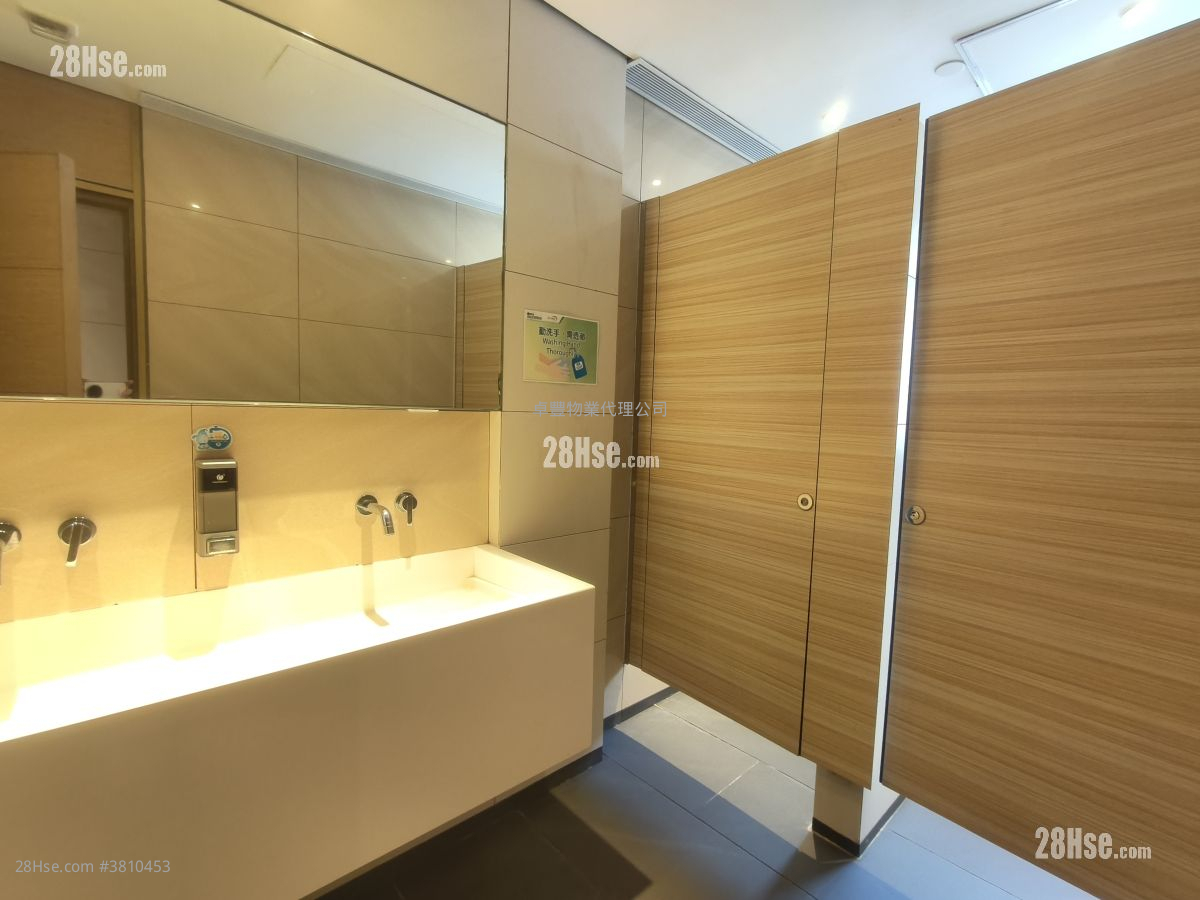 The Globe Rental Studio , 1 Toilet 783 ft²