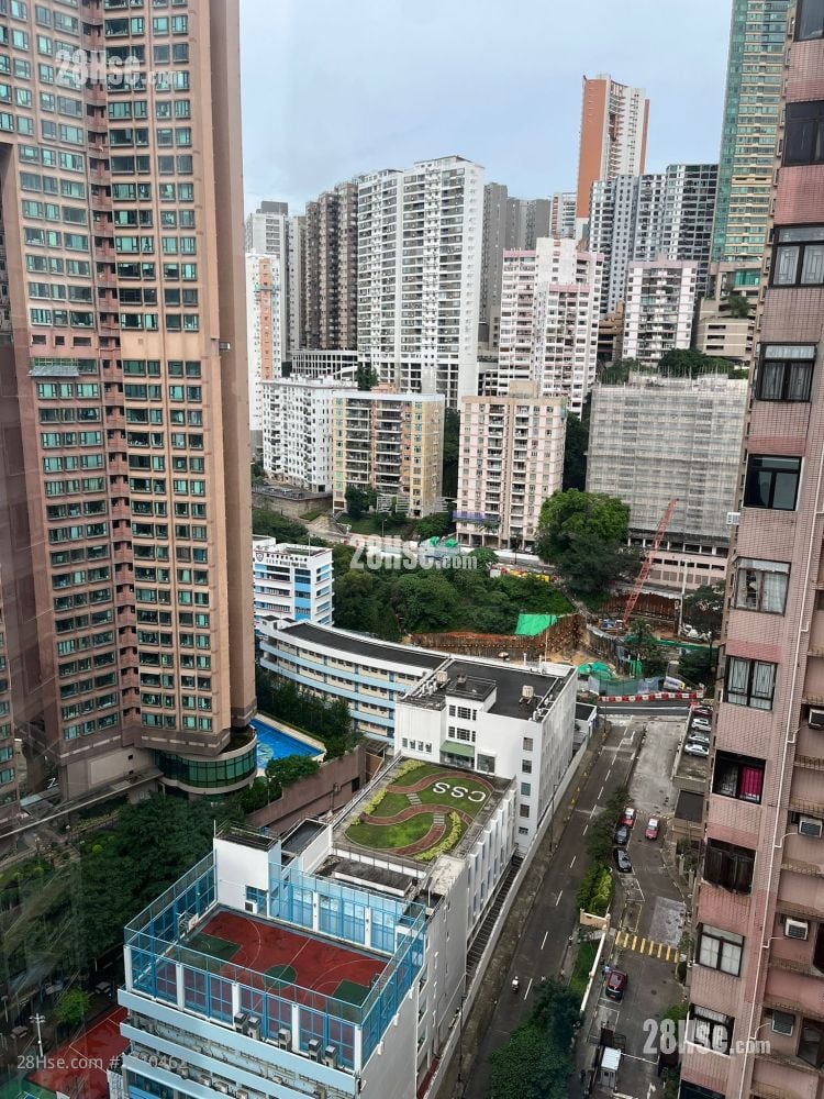 Fortress Garden Rental 3 Bedrooms , 2 Bathrooms 652 ft²