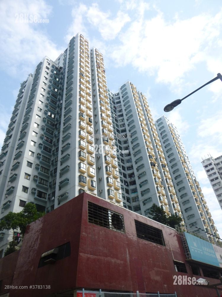 Yue Man Centre Sell 3 Bedrooms , 1 Bathroom 587 ft²