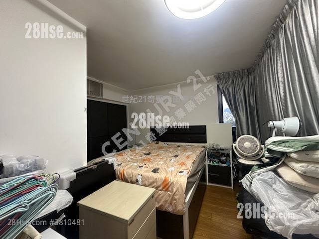 Dragons Range Sell 3 Bedrooms , 2 Bathrooms 1,763 ft²