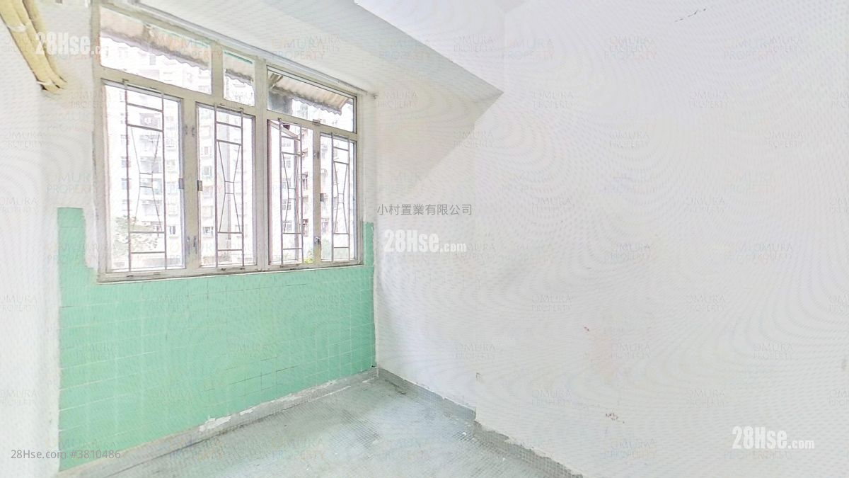 bedroom 2: Yick Fat Building Sell 3 Bedrooms , 1 Bathroom 389 ft²