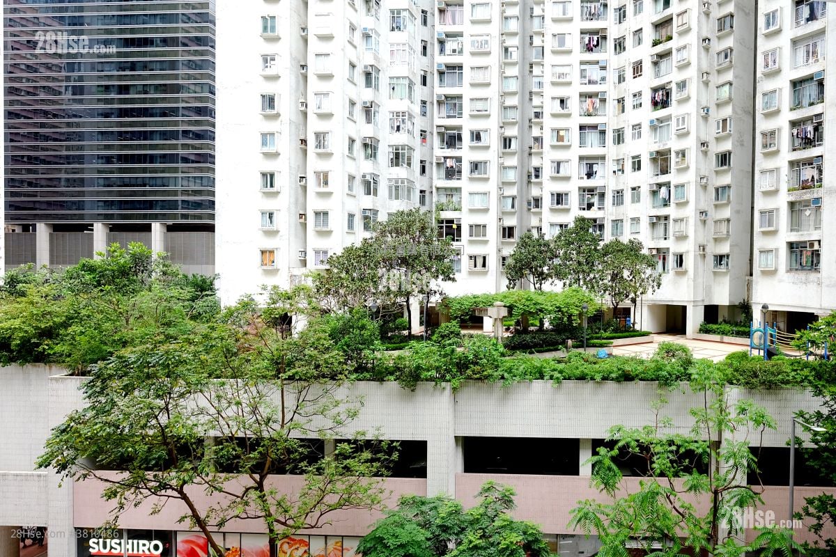 View: Yick Fat Building Sell 3 Bedrooms , 1 Bathroom 389 ft²