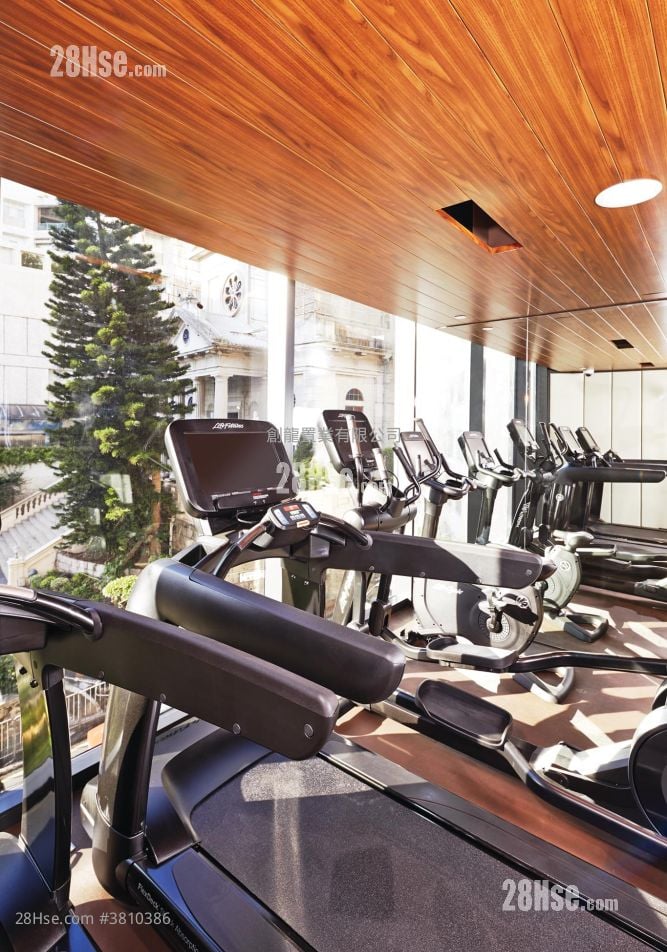 Apartment Rental 3 Bedrooms , 1 Bathroom 595 ft²