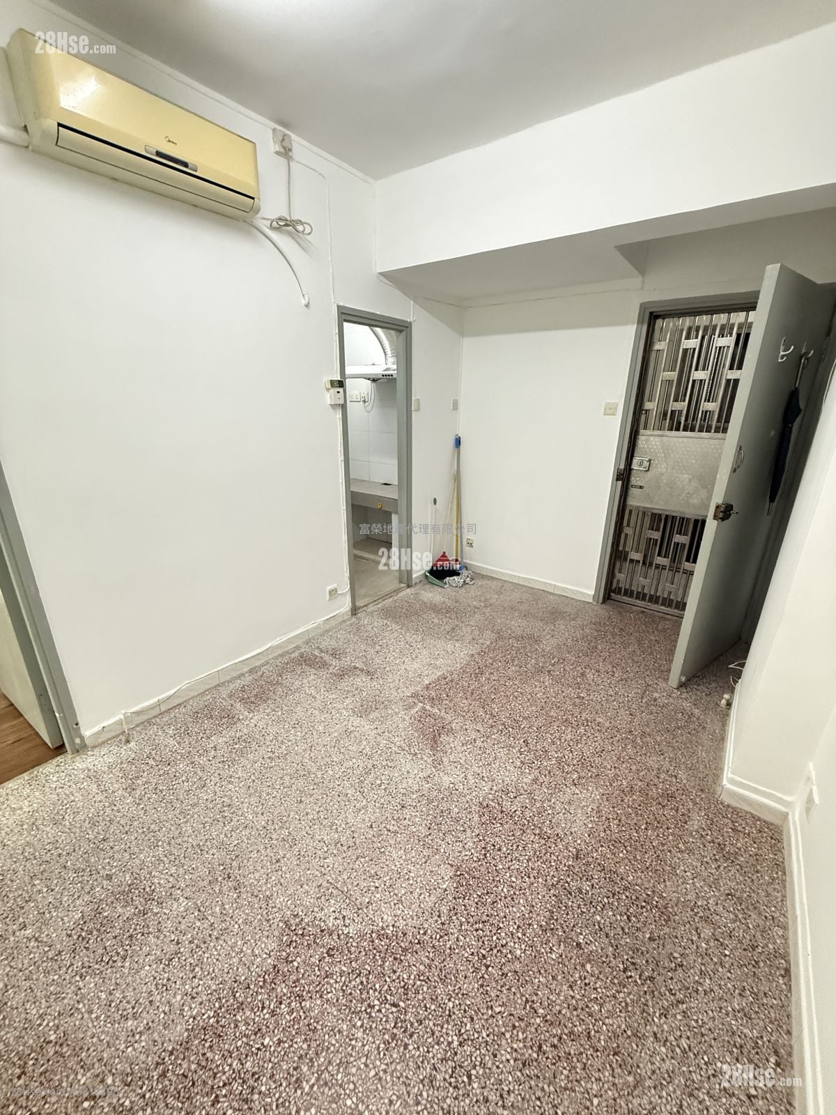 Whampoa Building Sell 2 Bedrooms , 1 Bathroom 423 ft²