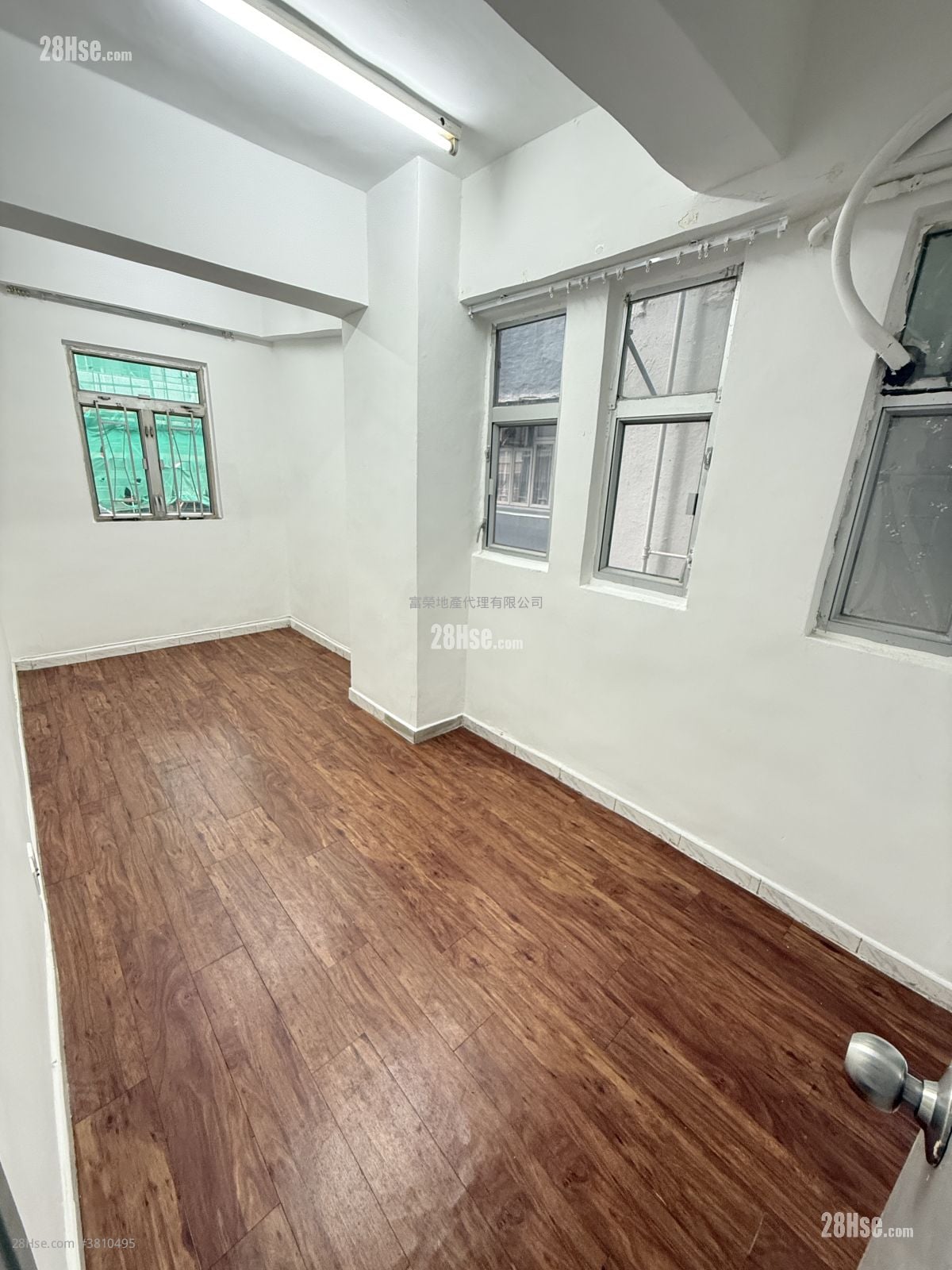 Whampoa Building Sell 2 Bedrooms , 1 Bathroom 423 ft²