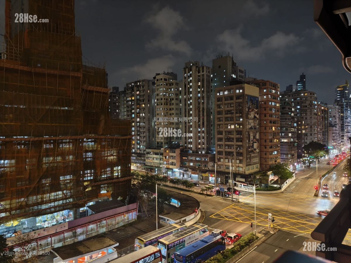 The Austin Sell 2 Bedrooms , 2 Bathrooms 688 ft²