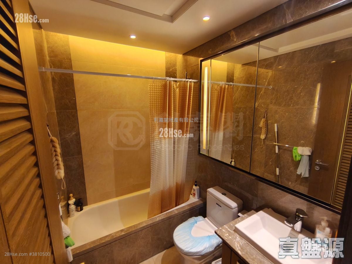 The Austin Sell 2 Bedrooms , 2 Bathrooms 688 ft²