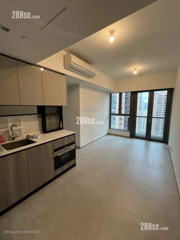 The Yoho Hub Rental 3 Bedrooms , 1 Bathroom 530 ft²