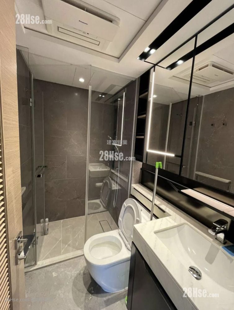 The Yoho Hub Rental 3 Bedrooms , 1 Bathroom 530 ft²