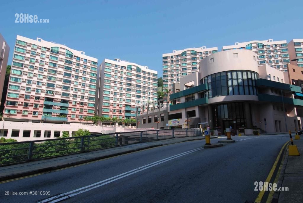 Pristine Villa Sell 3 Bedrooms , 2 Bathrooms 1,066 ft²