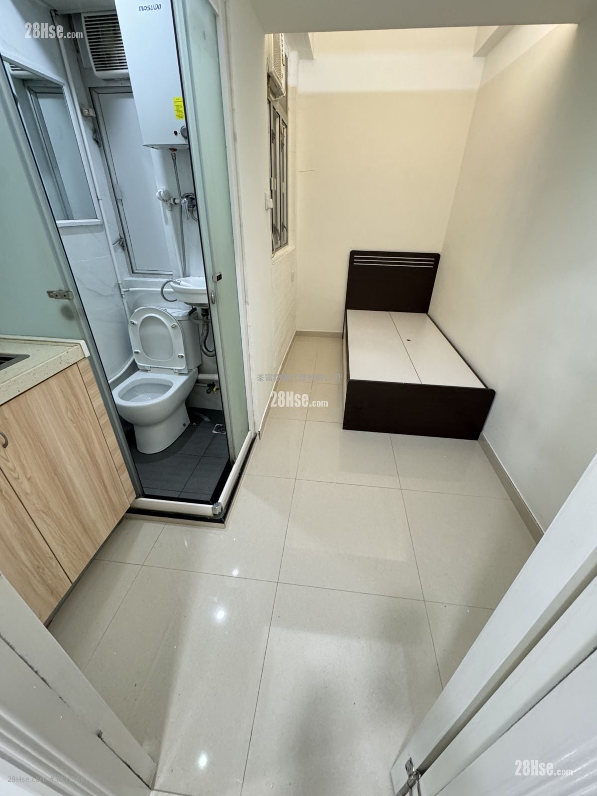 宏华大厦 租盘 开放式间隔 , 1 浴室 100 平方尺