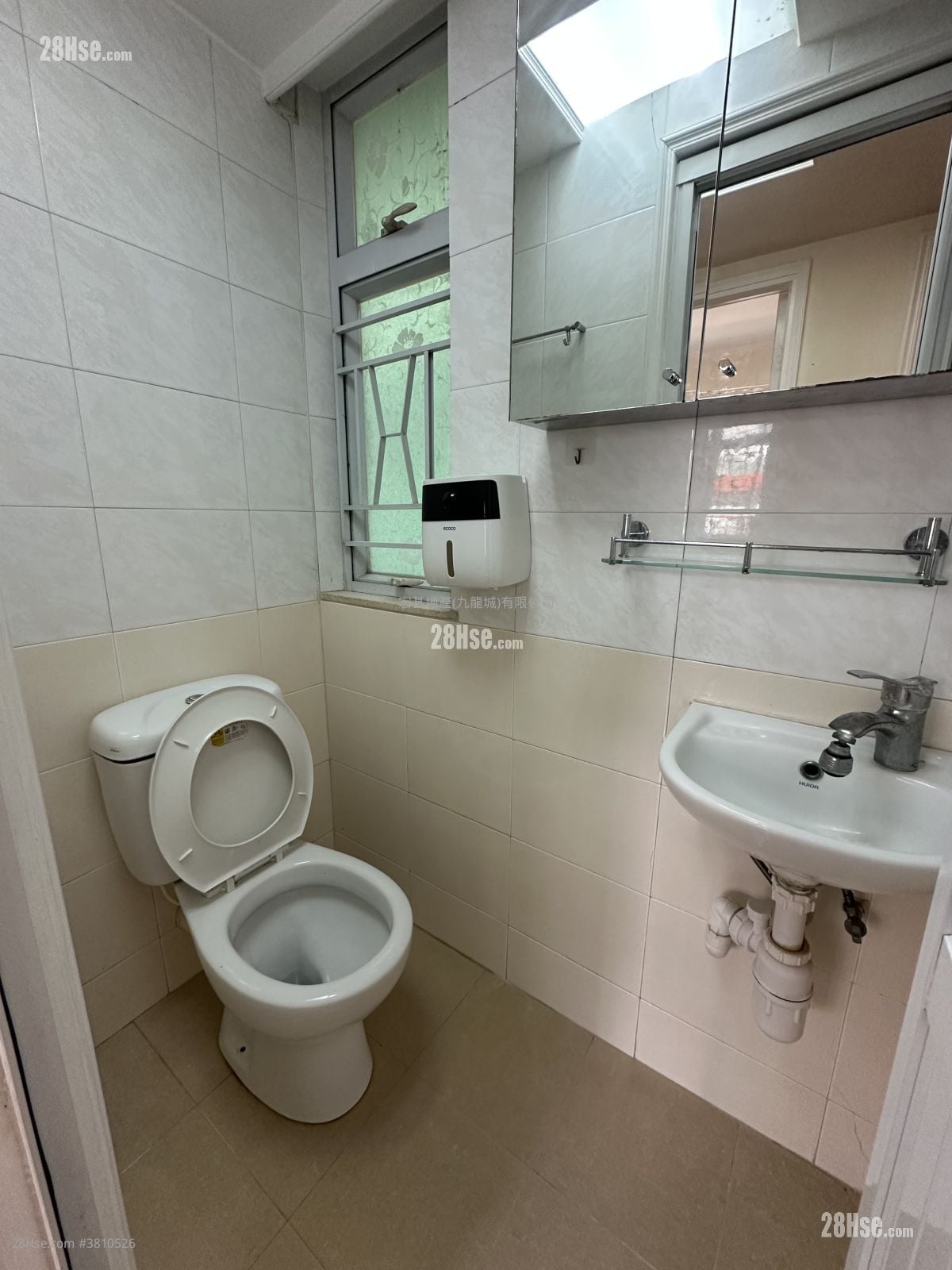 單幢樓房 租盤 3 房 , 2 浴室 570 平方呎