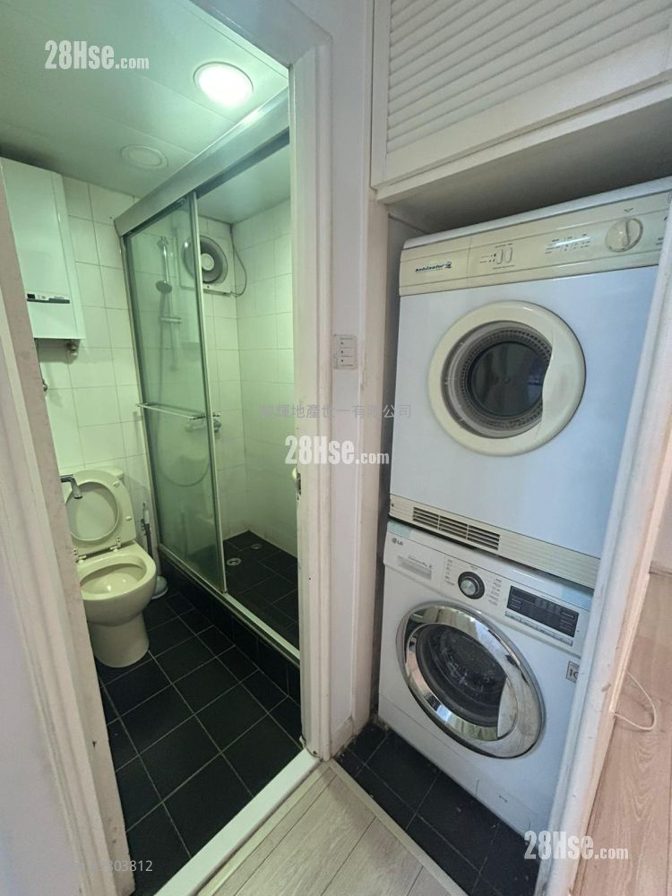 Hillwood Mansion Rental 2 Bedrooms , 1 Bathroom 420 ft²