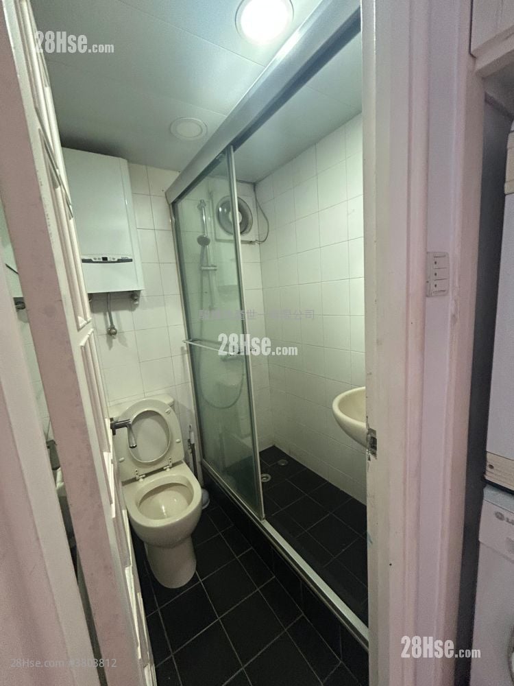 Hillwood Mansion Rental 2 Bedrooms , 1 Bathroom 420 ft²