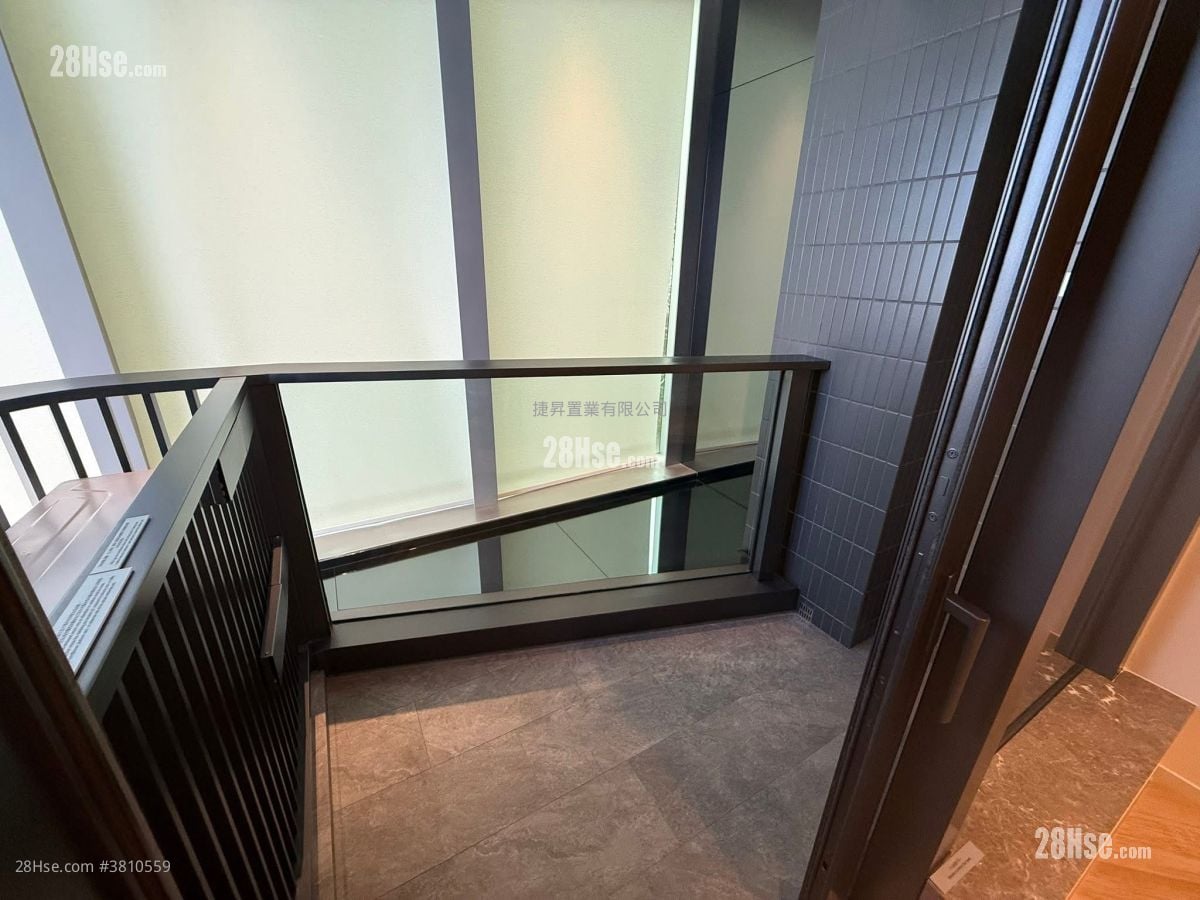 The Vantage Sell 2 Bedrooms , 1 Bathroom 391 ft²