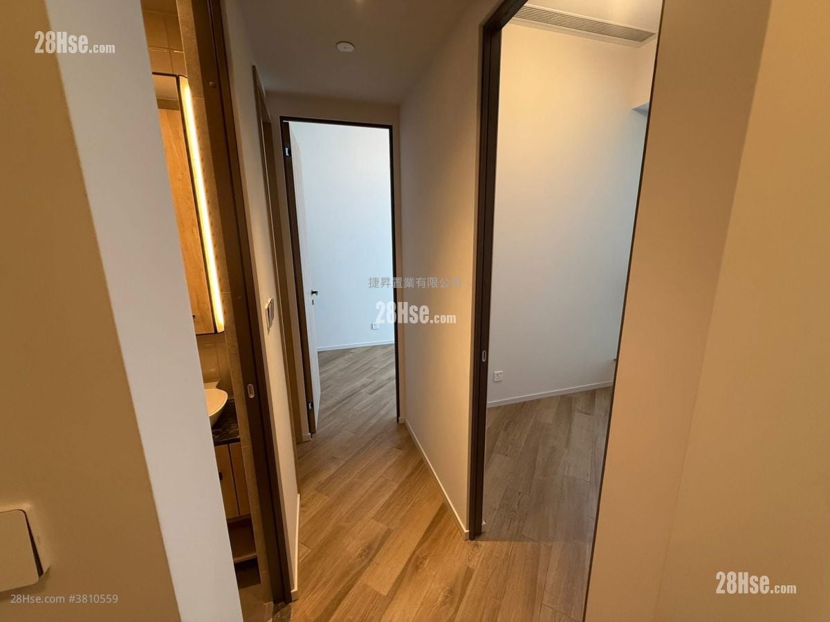 The Vantage Sell 2 Bedrooms , 1 Bathroom 391 ft²