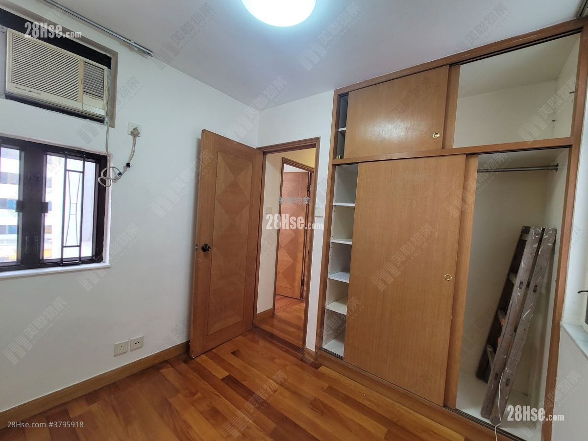 Luk Yeung Sun Chuen Rental 2 Bedrooms , 1 Bathroom 451 ft²