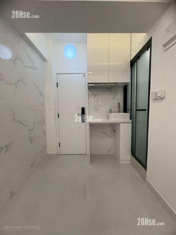 Man Cheong Building Rental Studio , 1 Bathroom 140 ft²
