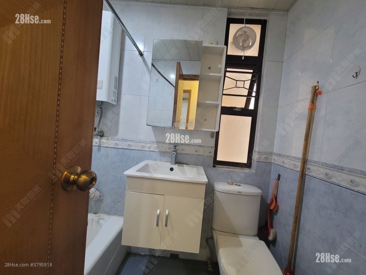 Luk Yeung Sun Chuen Rental 2 Bedrooms , 1 Bathroom 451 ft²