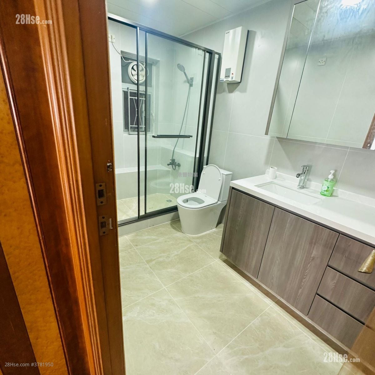 和富中心 租盘 3 房 , 2 浴室 1,308 平方尺