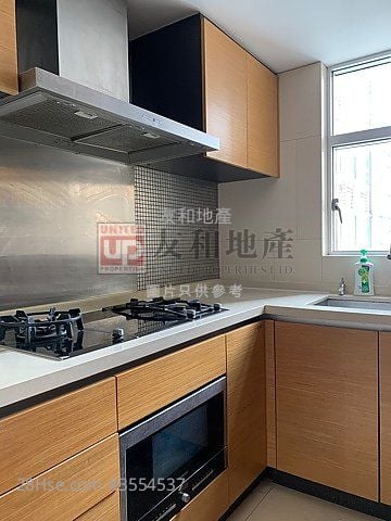 Billionnaire Royale Rental 3 Bedrooms , 2 Bathrooms 856 ft²