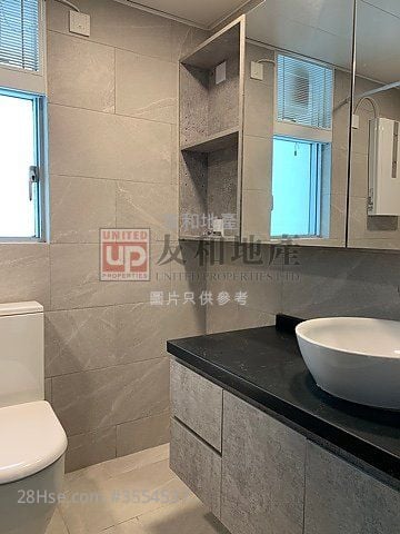 Billionnaire Royale Rental 3 Bedrooms , 2 Bathrooms 856 ft²