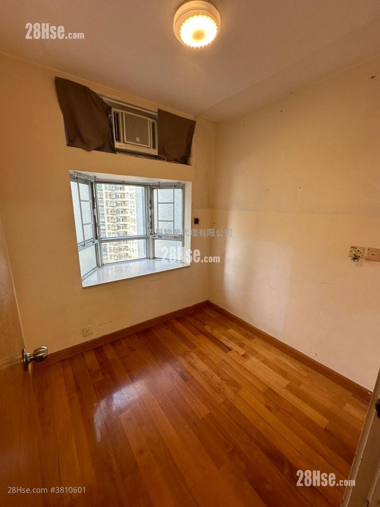 Riviera Gardens Rental 2 Bedrooms , 1 Bathroom 417 ft²