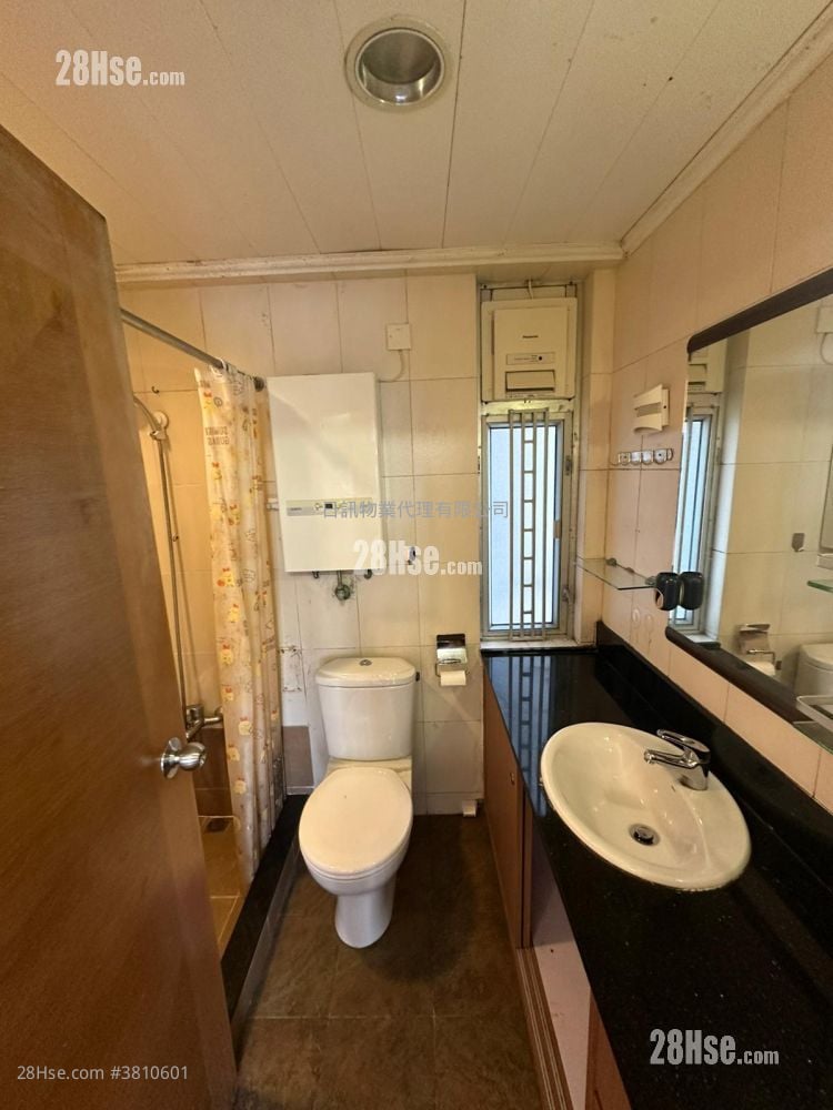 Riviera Gardens Rental 2 Bedrooms , 1 Bathroom 417 ft²