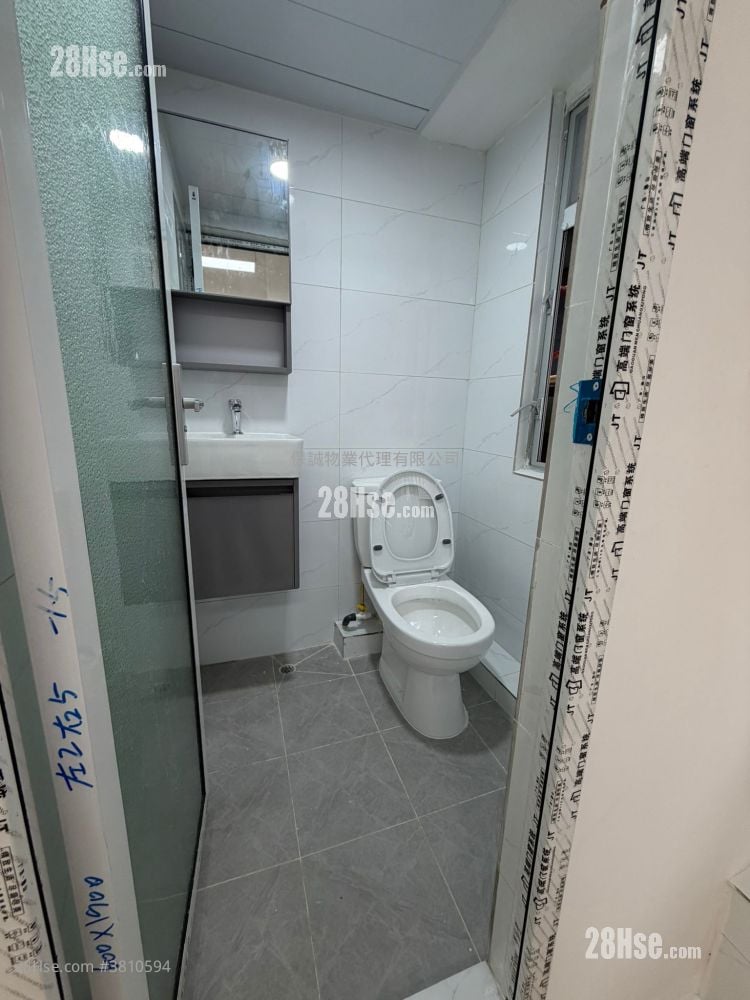 华威工业大厦 租盘 120 平方尺