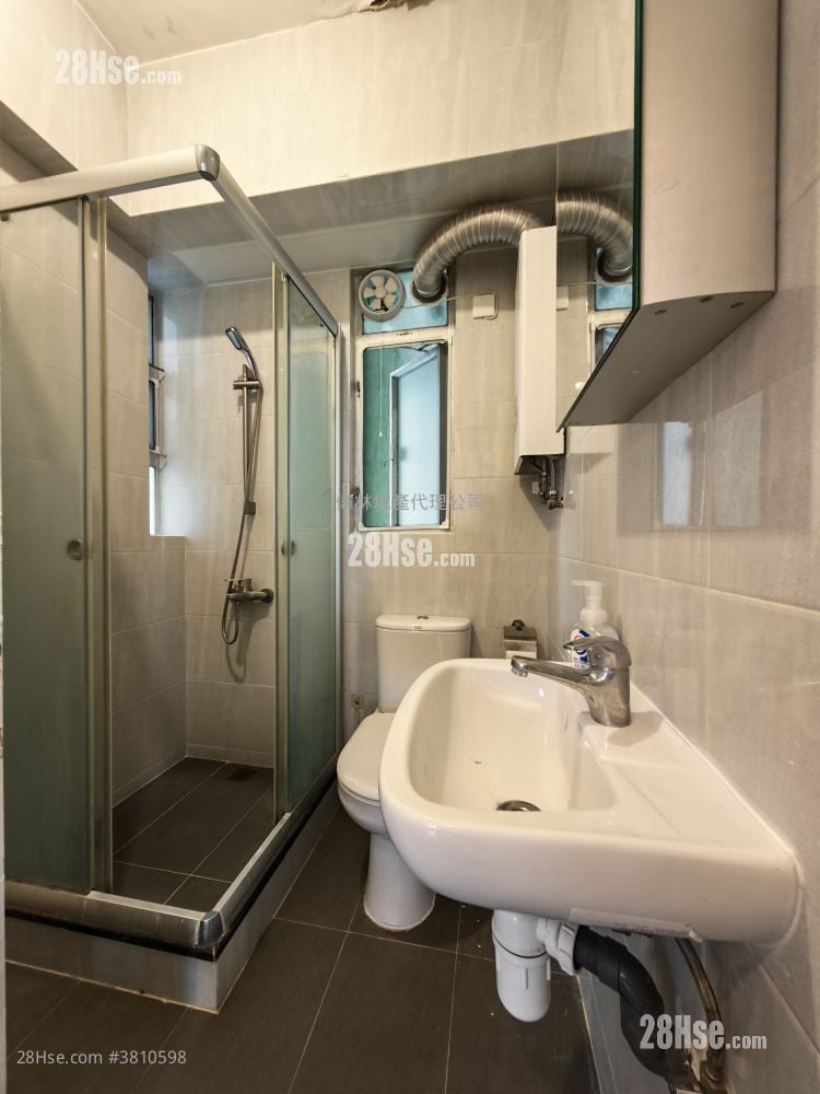 Connie Towers Rental 2 Bedrooms , 1 Bathroom 451 ft²