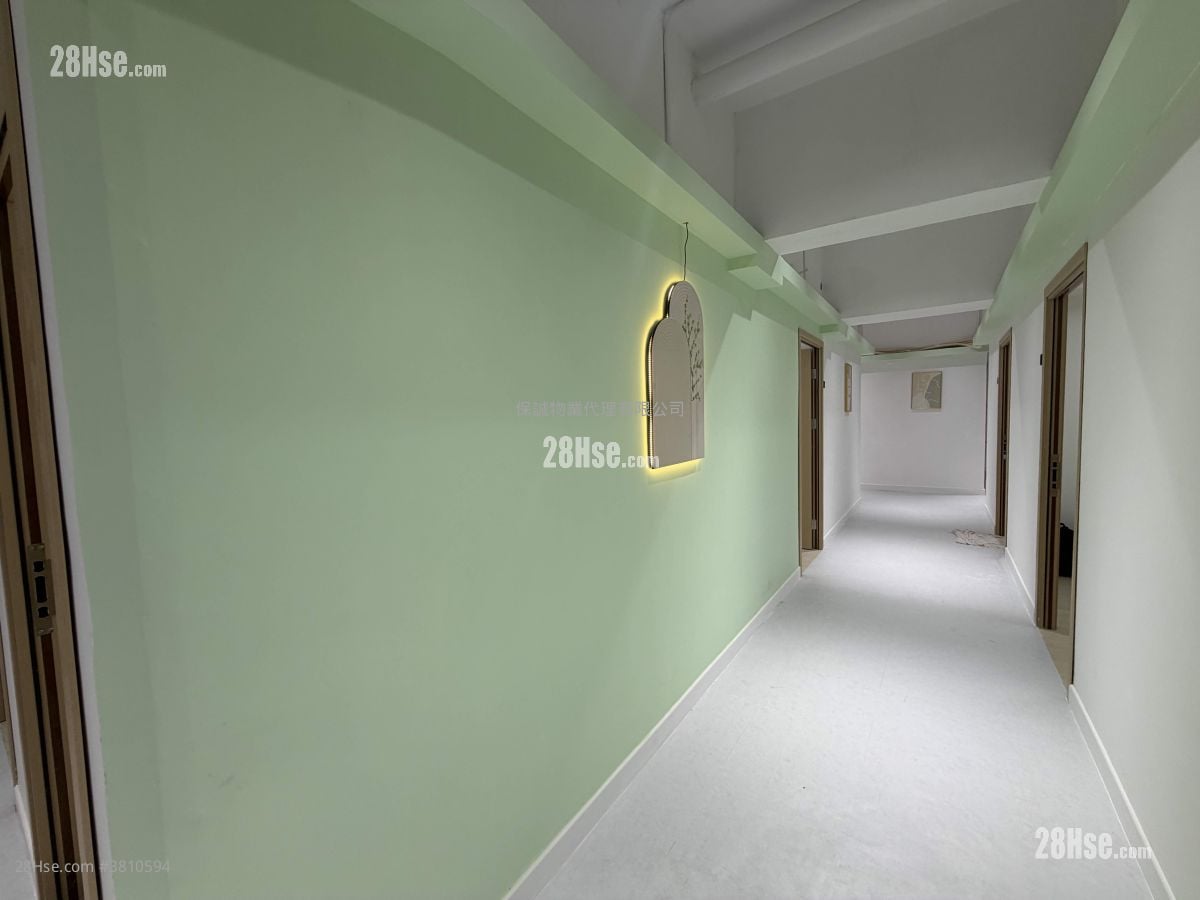 华威工业大厦 租盘 120 平方尺