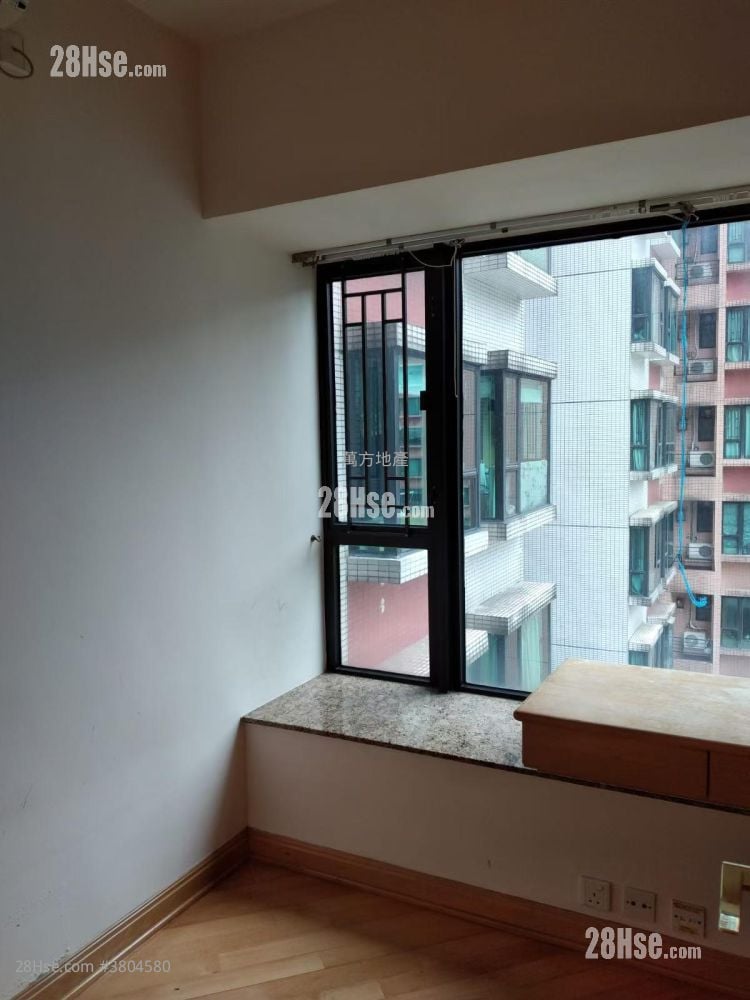 Castello Sell 2 Bedrooms , 1 Bathroom 547 ft²