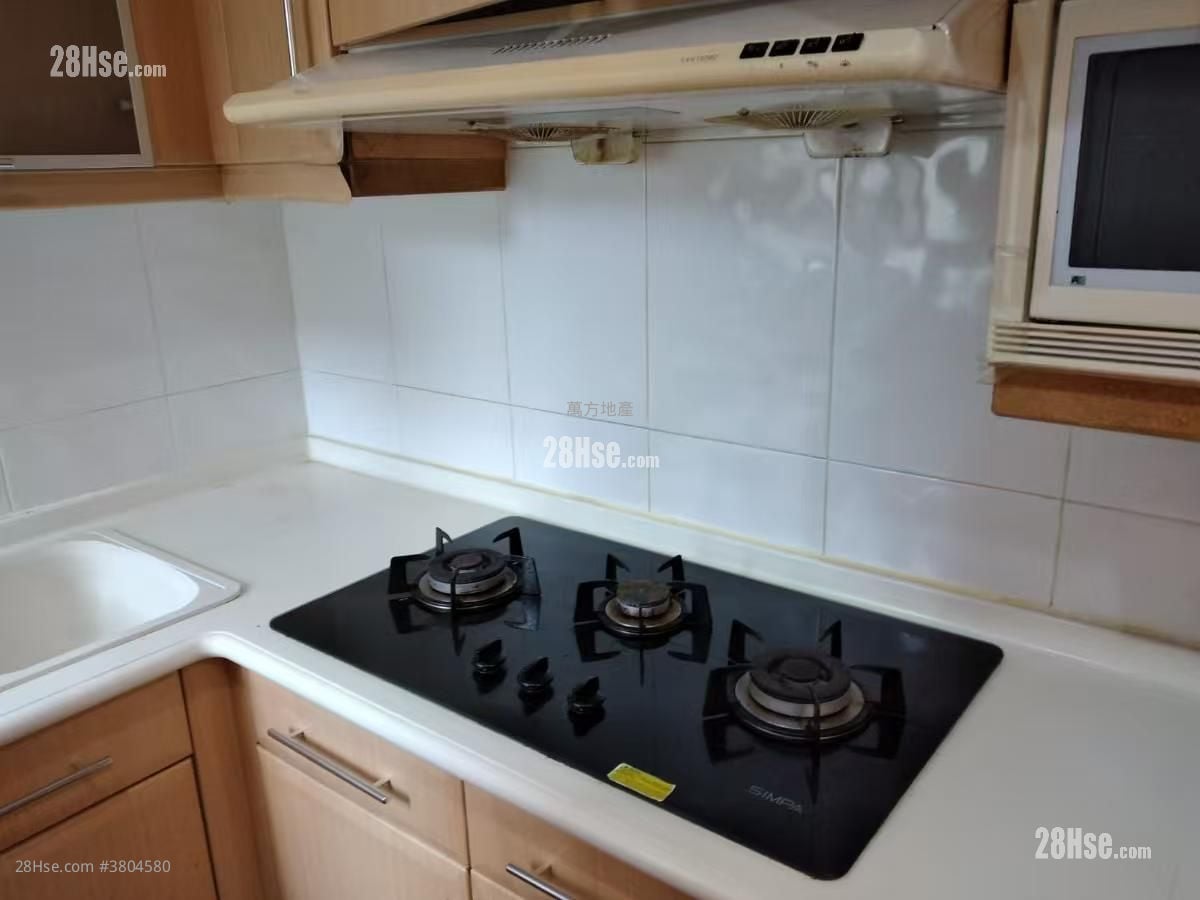 Castello Sell 2 Bedrooms , 1 Bathroom 547 ft²