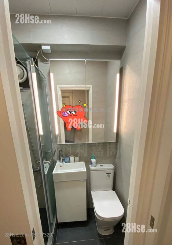 Hing Tai Building Sell 2 Bedrooms , 1 Bathroom 310 ft²