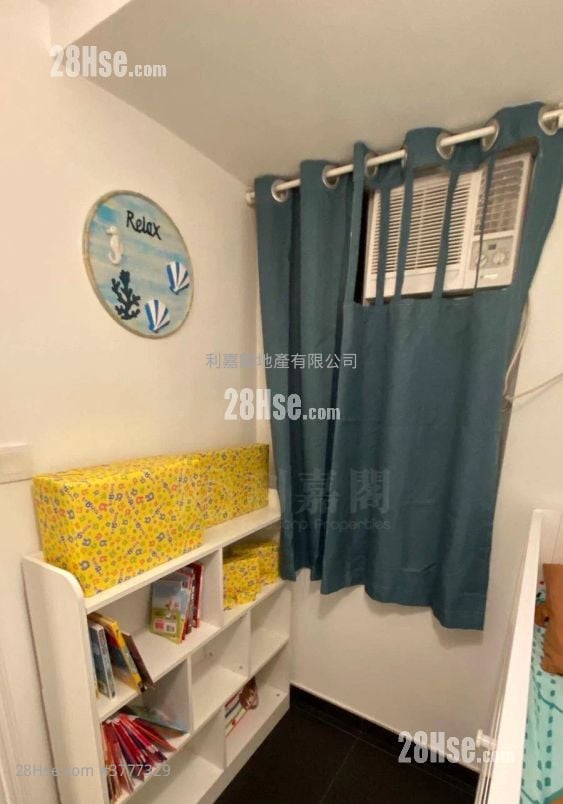 Hing Tai Building Sell 2 Bedrooms , 1 Bathroom 310 ft²