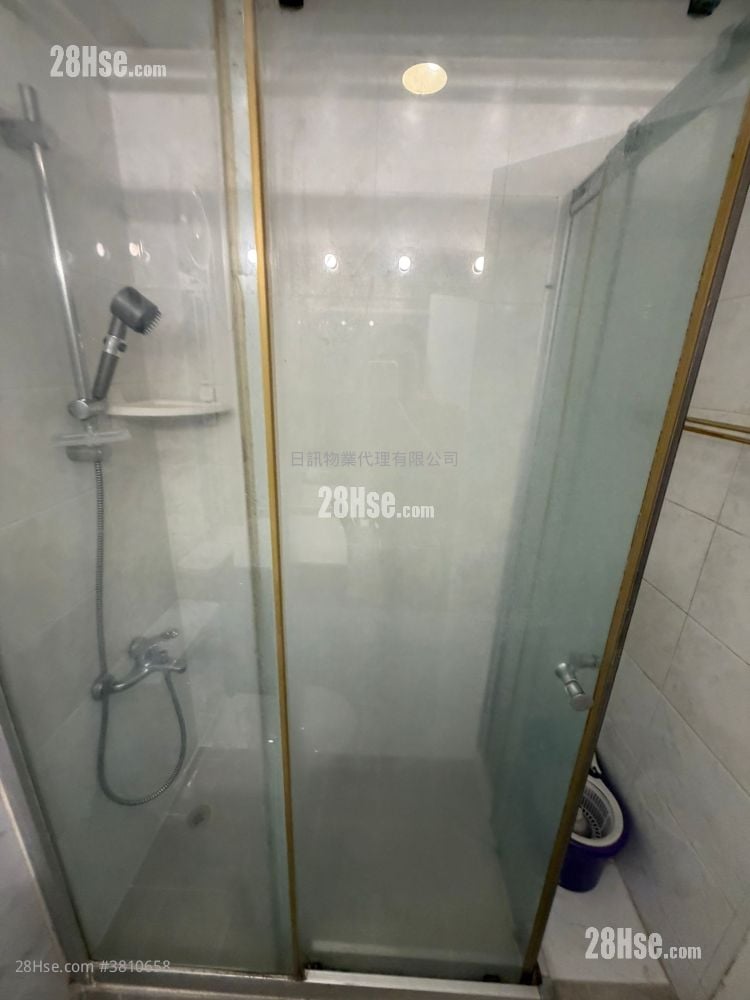 Riviera Gardens Rental 2 Bedrooms , 1 Bathroom 450 ft²