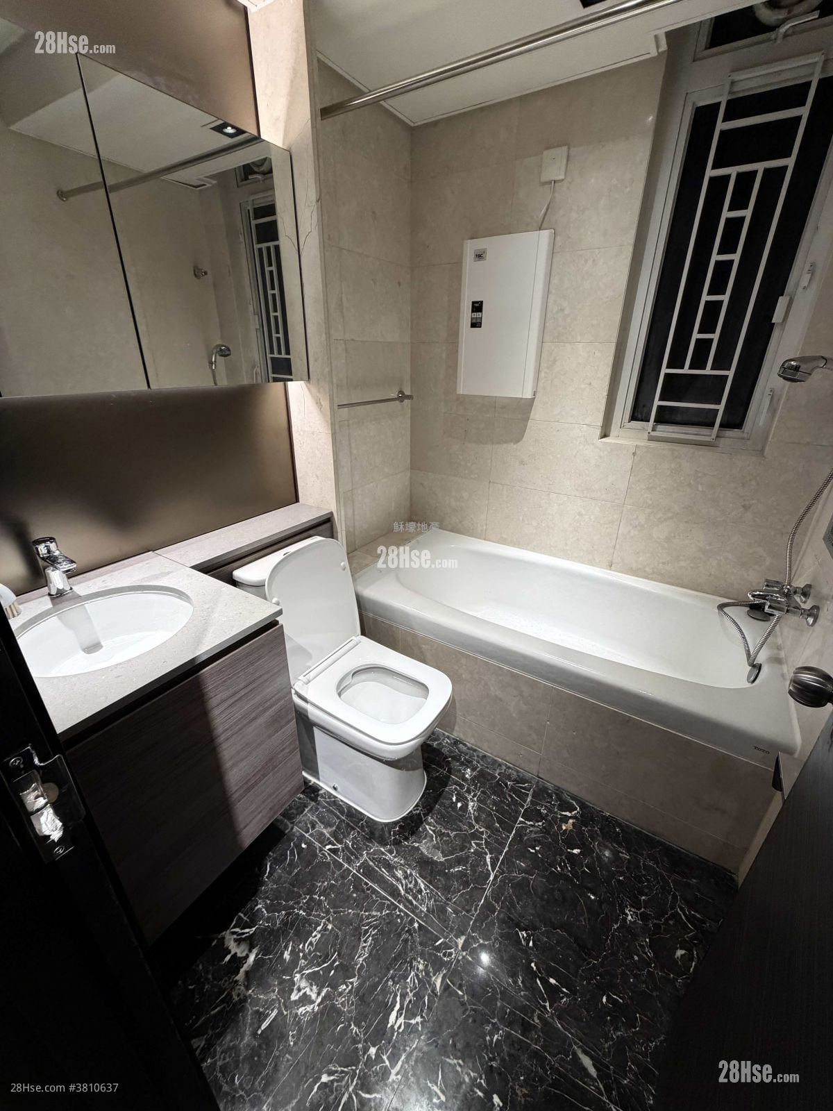 Metroregalia Rental 3 Bedrooms , 2 Bathrooms 767 ft²