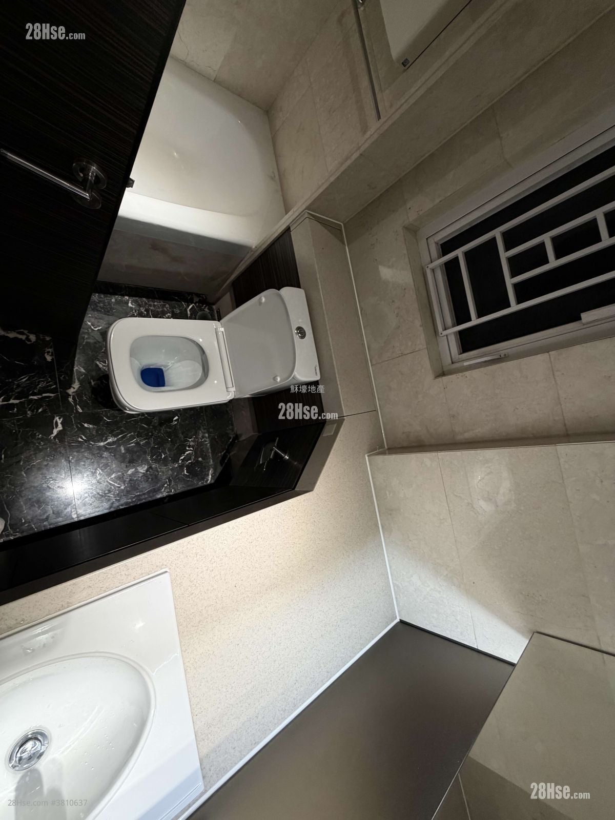 Metroregalia Rental 3 Bedrooms , 2 Bathrooms 767 ft²