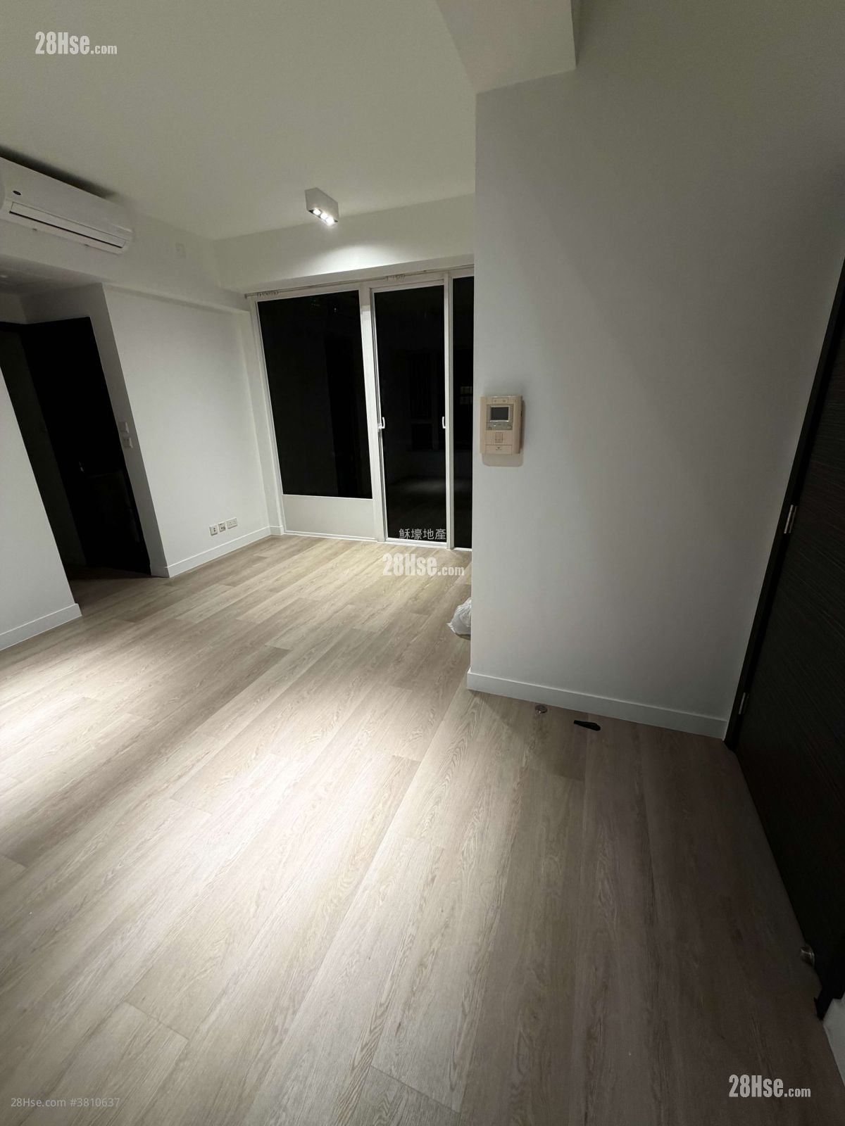 Metroregalia Rental 3 Bedrooms , 2 Bathrooms 767 ft²