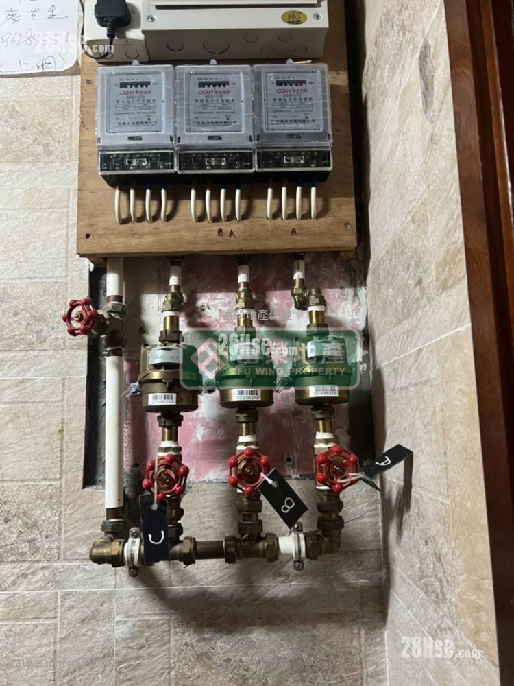 唐楼 售盘 3 房 , 3 浴室 592 平方尺