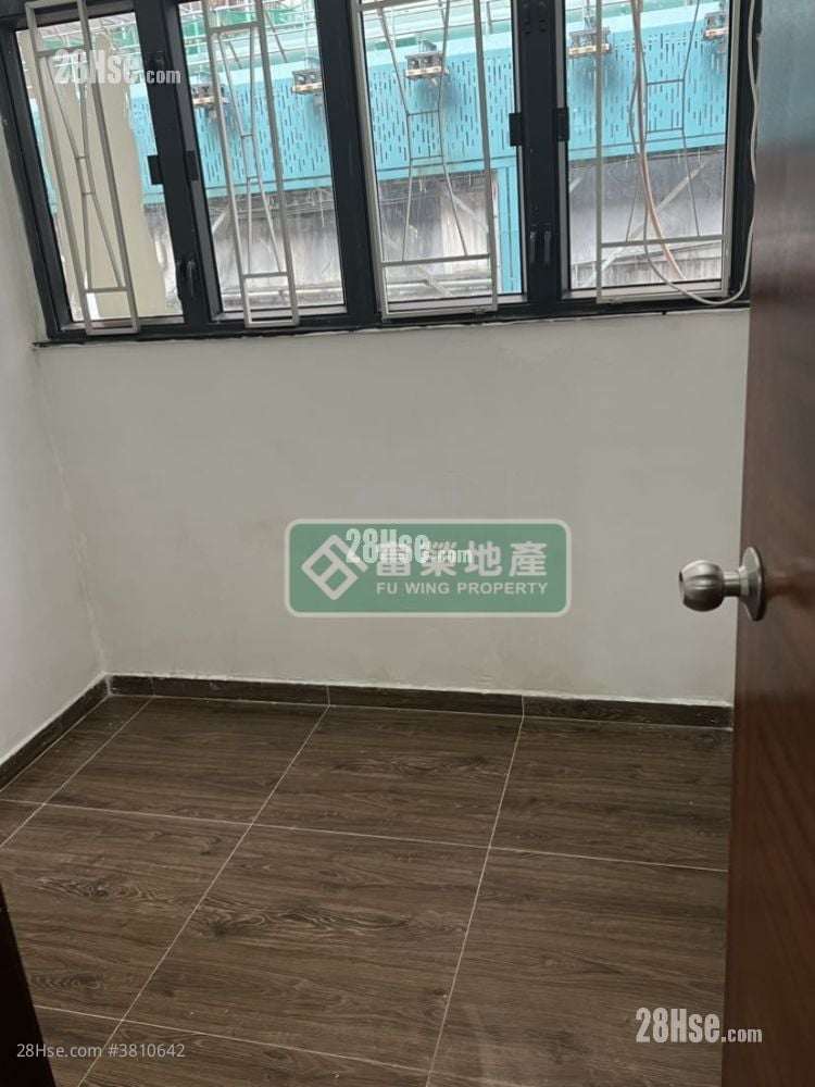 唐楼 售盘 3 房 , 3 浴室 592 平方尺