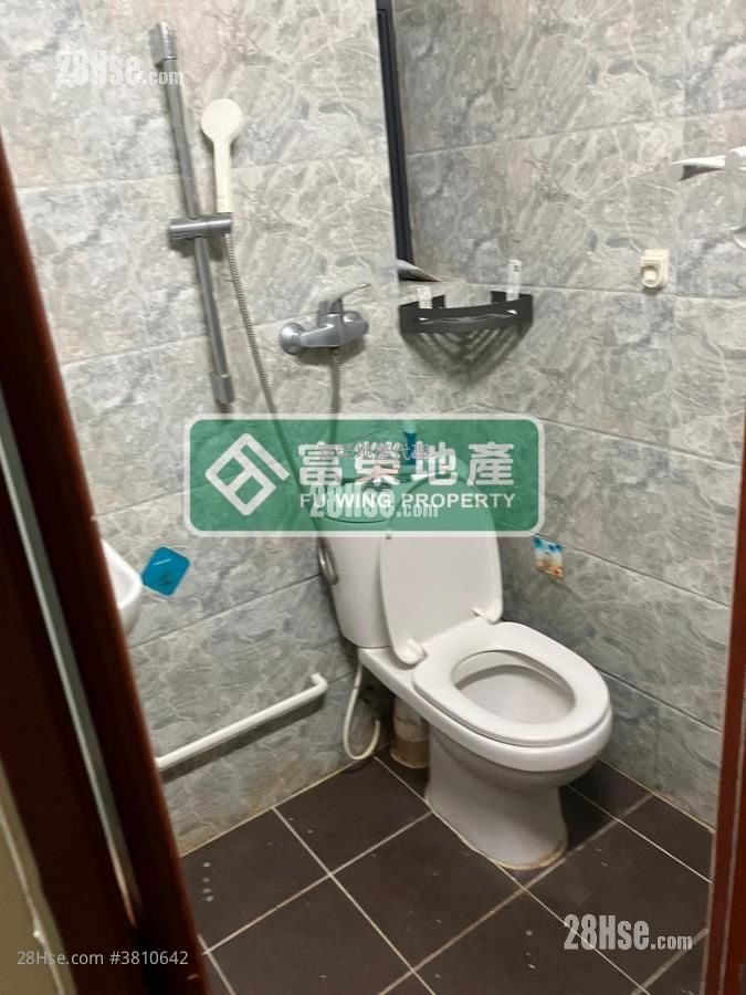 唐楼 售盘 3 房 , 3 浴室 592 平方尺