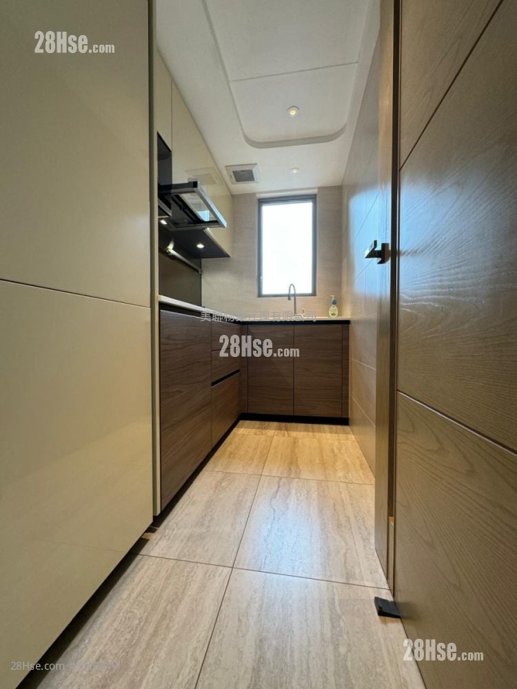 Grand Central Rental 2 Bedrooms , 1 Bathroom 595 ft²