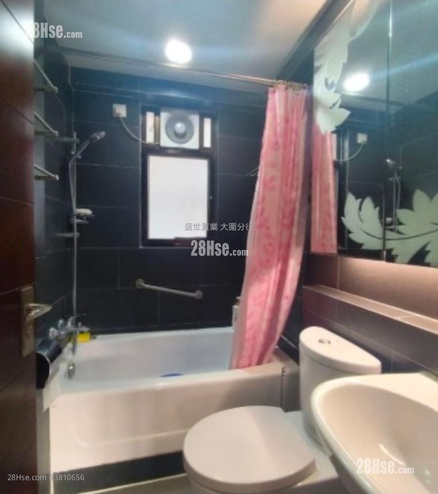 富豪花园 售盘 3 房 , 2 浴室 670 平方尺