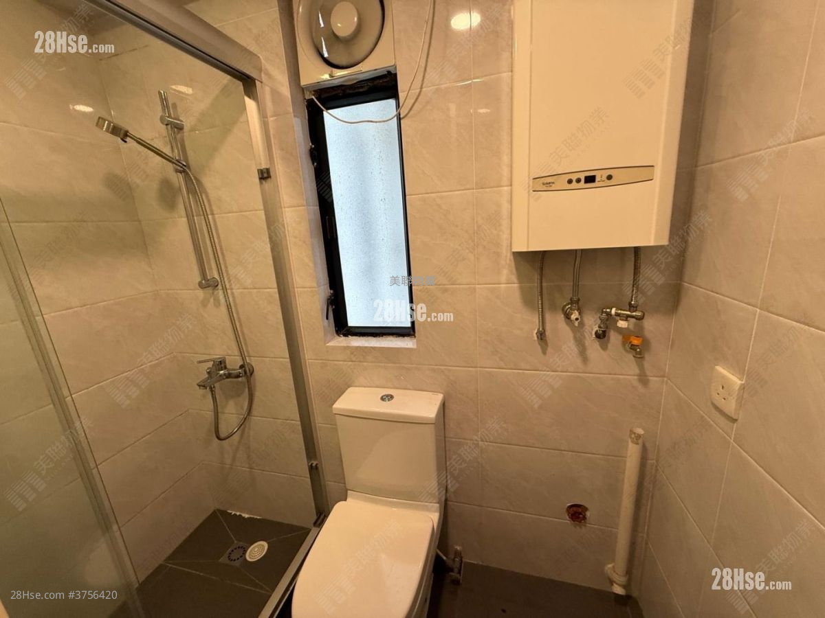 Kornhill Sell 2 Bedrooms , 1 Bathroom 461 ft²